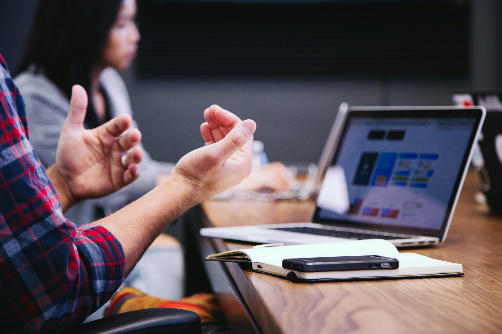 100 Citations de travail qui illuminent notre parcours professionnel : trouver l'inspiration et la motivation dans chaque étape